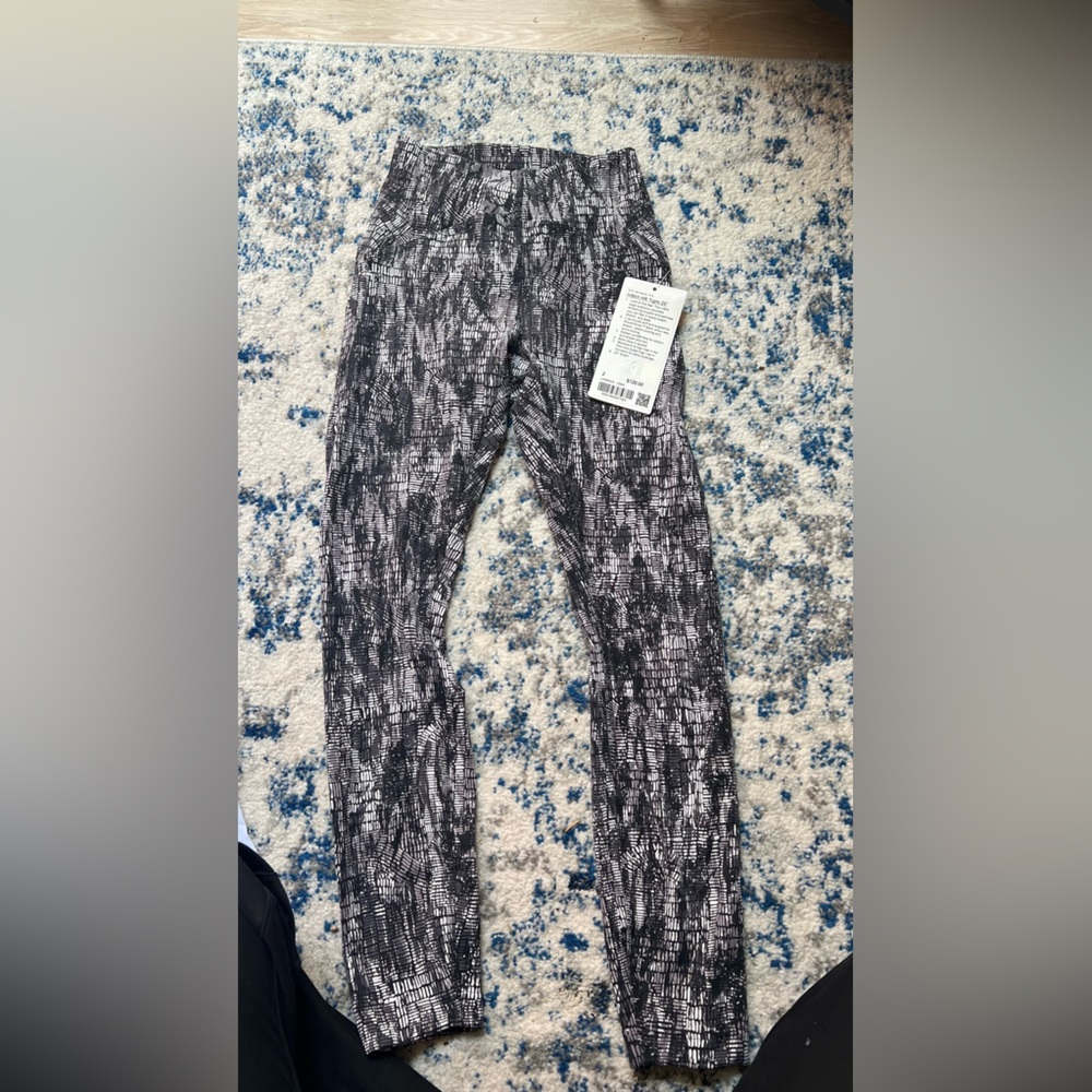 Lululemon instill leggings size 2 black, grey, white pattern